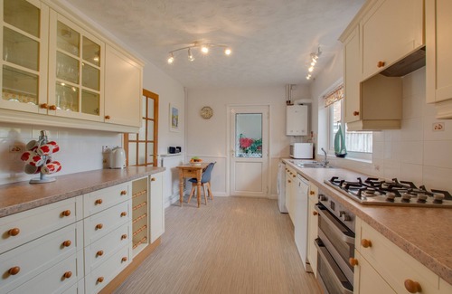 Holt House | The Laurels - Three Bedroom House, Sleeps 6