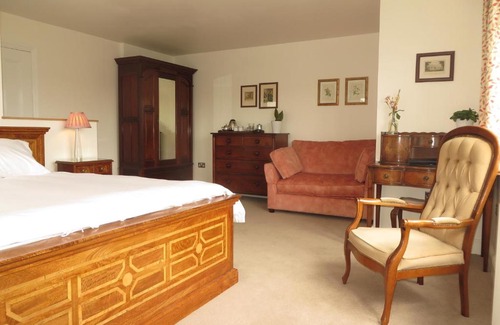 Budleigh Salterton Bed & Breakfast | The Lawns B & B