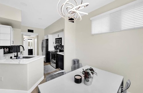 Las Vegas Condo | The Layover * A Modern living near LV Strip