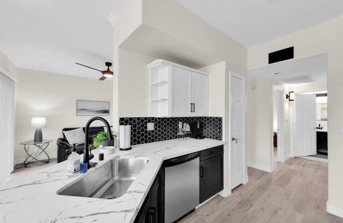 Las Vegas Condo | The Layover * A Modern living near LV Strip