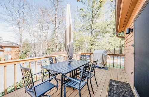 Thayerville House | The Lazy Bear - Newly updated townhome in Deep Creek. Minutes to everything!