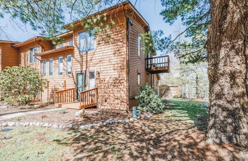 Thayerville House | The Lazy Bear - Newly updated townhome in Deep Creek. Minutes to everything!