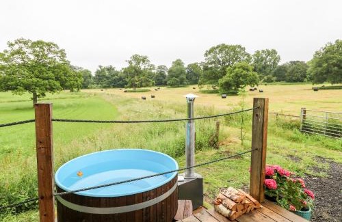 Rugeley House | The Lazy Mare by The Water