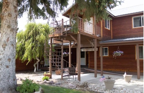 Darby House | The Leaning Tree Apartment