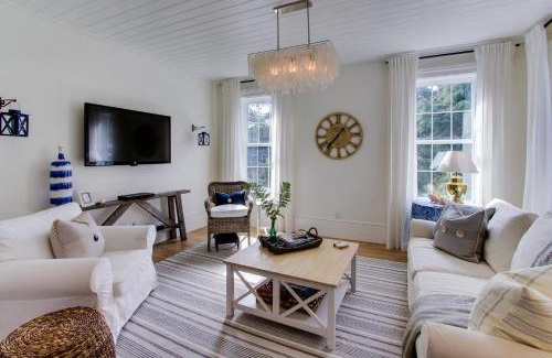 Agate Beach House | The Lighthouse at Starfish Cove