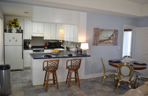 Sunbury House | The Lighthouse at Sunbury w/Deep Water Private Dock for your Boat
