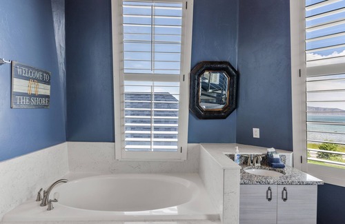 Harbor Village House | The Lighthouse Suite | Seasonal Pool, Hot Tub, Tennis Courts