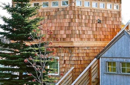 Grand Marais Apartment | The Lighthouse. unique lodging overlooking the harbor. Sauna special!