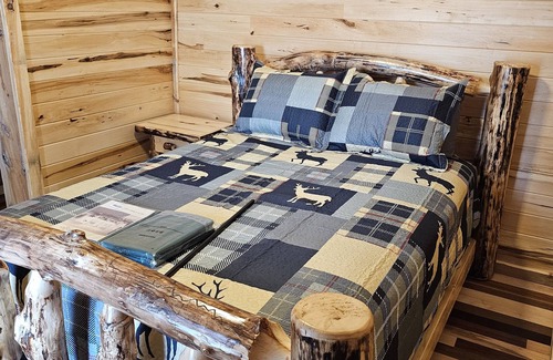 Polk County Cabin | The Lil Blue Wood Cabin in the Woods!