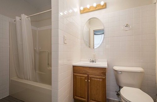 Farmington House | The Lincoln | Historic Victorian Inn Room