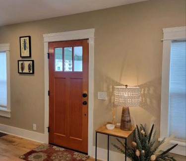 South Central Apartment | The Lincoln House