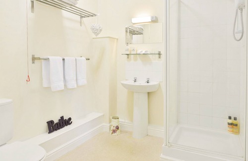 Litcham Bed & Breakfast | The Litcham Bull Inn