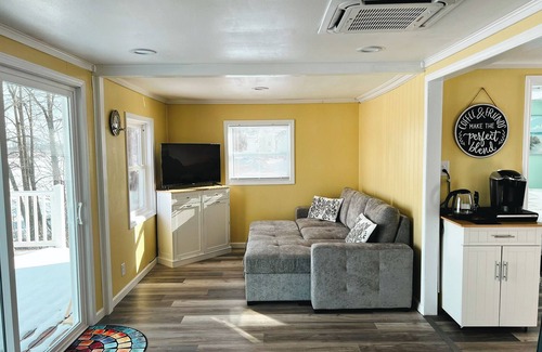 Hudson Cottage | The Little Cottage on Lime Lake in Hudson, MI