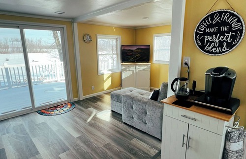 Hudson Cottage | The Little Cottage on Lime Lake in Hudson, MI