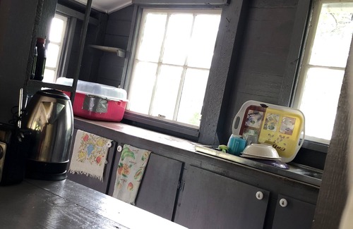 Newcastle Cabin | The Little Country House W/Private Chef