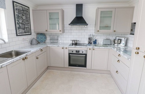 Llangain Cottage | THE LITTLE CWTCH, character holiday cottage in Llansteffan