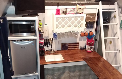 Andersonville House | The Little Dipper is back for 2025! Lake front tiny home w/private boat dock!