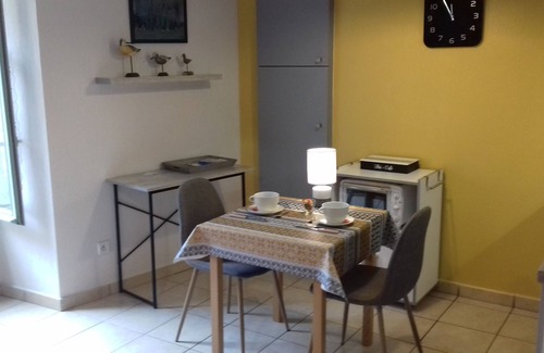 Le Puy-en-Velay Apartment | The Little Dyke at the foot of the Aiguilhe Rock