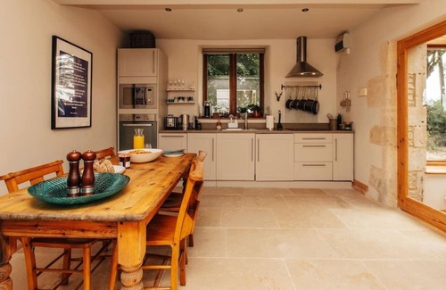 Elkstone House | The Little House, Luxury Cotswolds Stunning Views