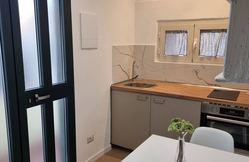 Prato Apartment | The little house on the river - nice one-bedroom apartment very close to the city center