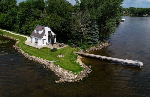 Fond du Lac House | The Little Lake House - Private/Secluded Pennisula - Lake Winnebago