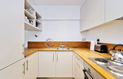 Finsbury Apartment | The Little Library