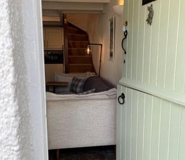 Pentewan House | The Little Lighthouse - 2 minutes from the beach