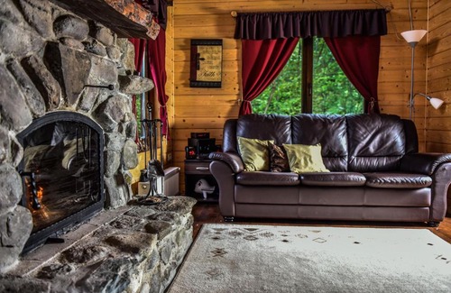 Turnu Ruieni Cabin | The Little Mountain Cabin