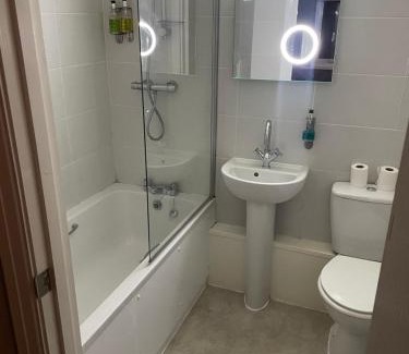 Liversedge Bed & Breakfast | The Liversedge, 64 Leeds Road