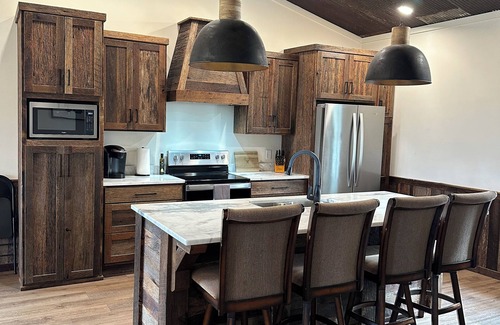 Cave-in-Rock Cabin | The Lodge at Buckquest