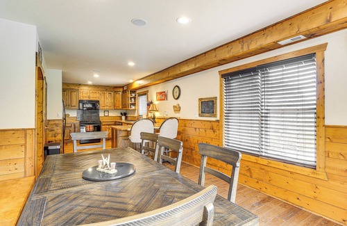 Bland Cabin | 'The Lodge at Crider Creek' Getaway on 140 Acres!