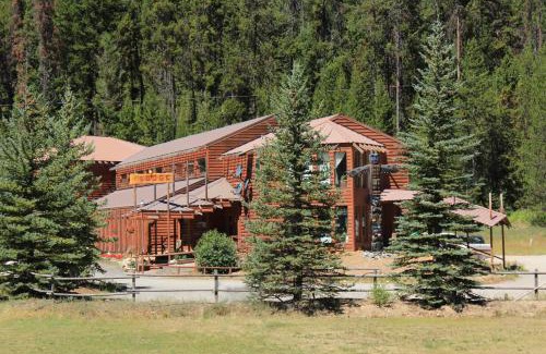 Lolo Cabin | The Lodge at Lolo Hot Springs