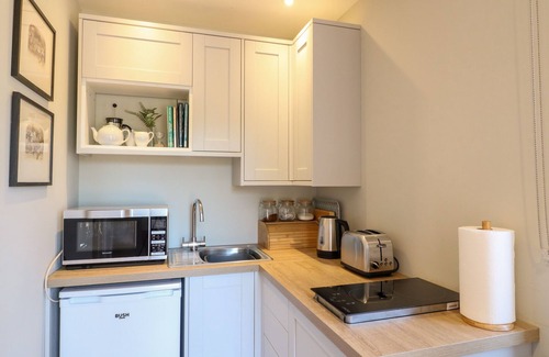 Checkley Cottage | THE LODGE AT MIDDLETON HOUSE, pet friendly, with a garden in Stone