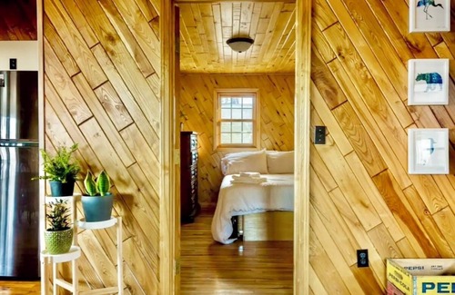 Argonne House | The Lodge at Pine Lake, Lakefront property sleeps 5