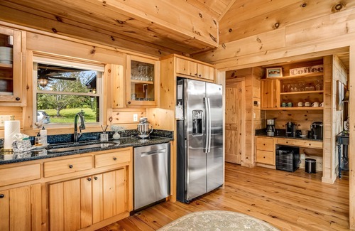 The Peaks at Lake Lure Cabin | The Lodge at Pinnacle Ridge by Carolina Properties