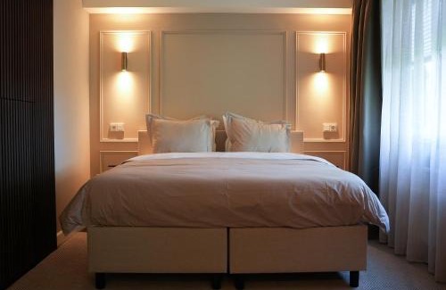 Municipality of Oisterwijk Cabin | The Lodge Bed & Wellness Oisterwijk Sauna, Jacuzzi, Luxury