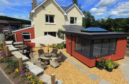 Llanfrynach Bed & Breakfast | The Lodge Brecon B&B