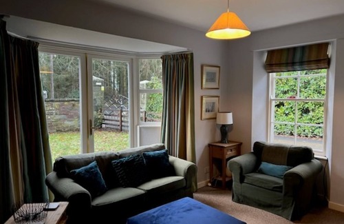 Paxton Cottage | The Lodge- charming cottage on private country house estate