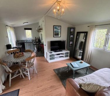 Llandeilo House | The Lodge, dog friendly rural retreat