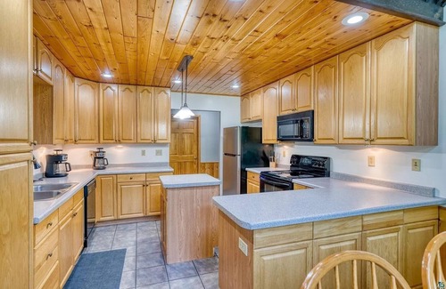 Squaw Lake Cabin | The Lodge: Hot Tub Fireplace RiverFront Pet Friendly Cabin