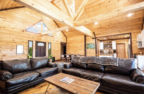 Joelton House | The Lodge @ Jones Farm Venue and Cabins