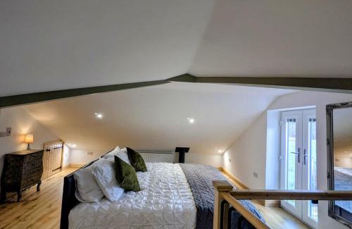 Treharris House | The Lodge near Bike Park Wales Pen y Fan Brecon Beacons