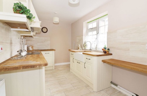 Brandon Cottage | THE LODGE, pet friendly, with open fire in Brandon