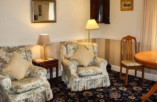Berwick-upon-Tweed Cottage | THE LODGE, pet friendly, with open fire in Berwick-Upon-Tweed