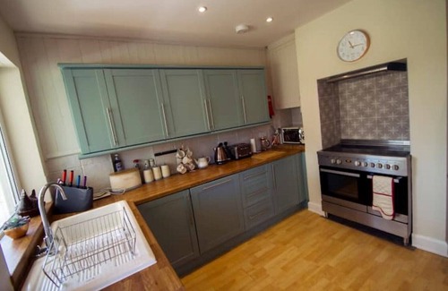 Stoney Stretton Cottage | The Lodge, Shrawardine Castle, hot tub,wild swim