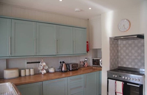 Stoney Stretton Cottage | The Lodge, Shrawardine Castle, hot tub,wild swim
