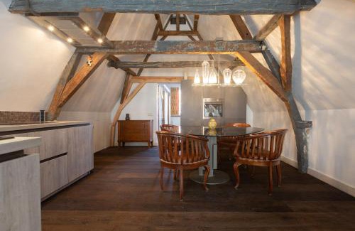The Hague Center Apartment | The Loft 300 - R Q C