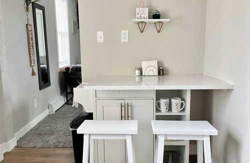 Valparaiso Apartment | The Loft- Adorable Studio, Valparaiso University Short Term stays