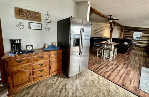 Hudson House | THE LOFT, Beautiful Deck Views, Steps from the Lake, Nights Around the Fire Pit