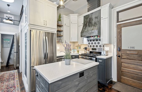 Buchanan Apartment | The Loft Buchanan - Chic Industrial Loft in Historic Downtown